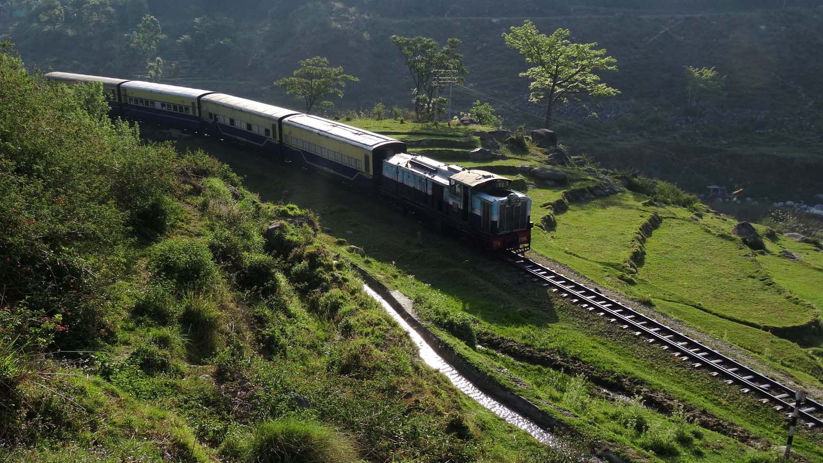 TOY TRAIN ON NARROW GAUGE RAILWAY LINE, NEAR JOGINDER NAGAR, MANDI