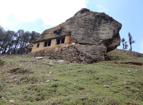 HOUSE AT SEROLSAR LAKE NEAR JALORI PASS, KULLU